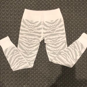 Bombshell Sport wear size M/L